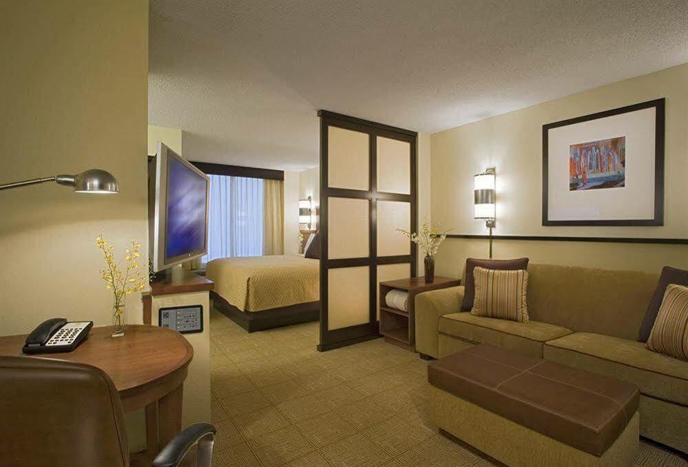 Hyatt Place Albuquerque Uptown Экстерьер фото